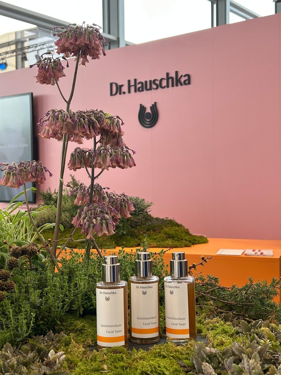 Dr. Hauschka Erfahrungen 2026: Lohnt sich die Premium-Naturkosmetik?